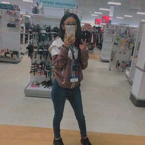 Meet your Posher, Adriana